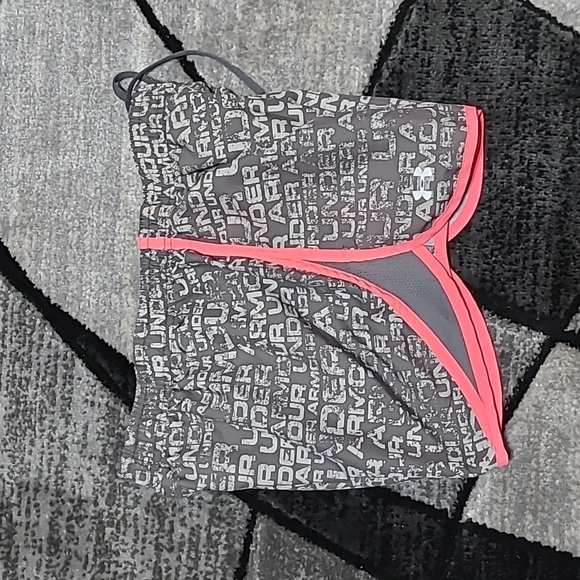 UNDER ARMOUR HEATGEAR Mesh Lined Logo Pink Athletic Shorts PRICE FIRM - Picture 10 of 10